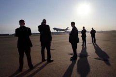 NM_25ObamaLeaving02