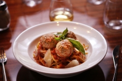 04/17/2008  -- 130266 -- Bucatini Pasta with organic turkey meatballs at Villa O. This is for the lead review for Guide, April 25. Photographed on Thursday, April 17, 2008.04252008xGuide